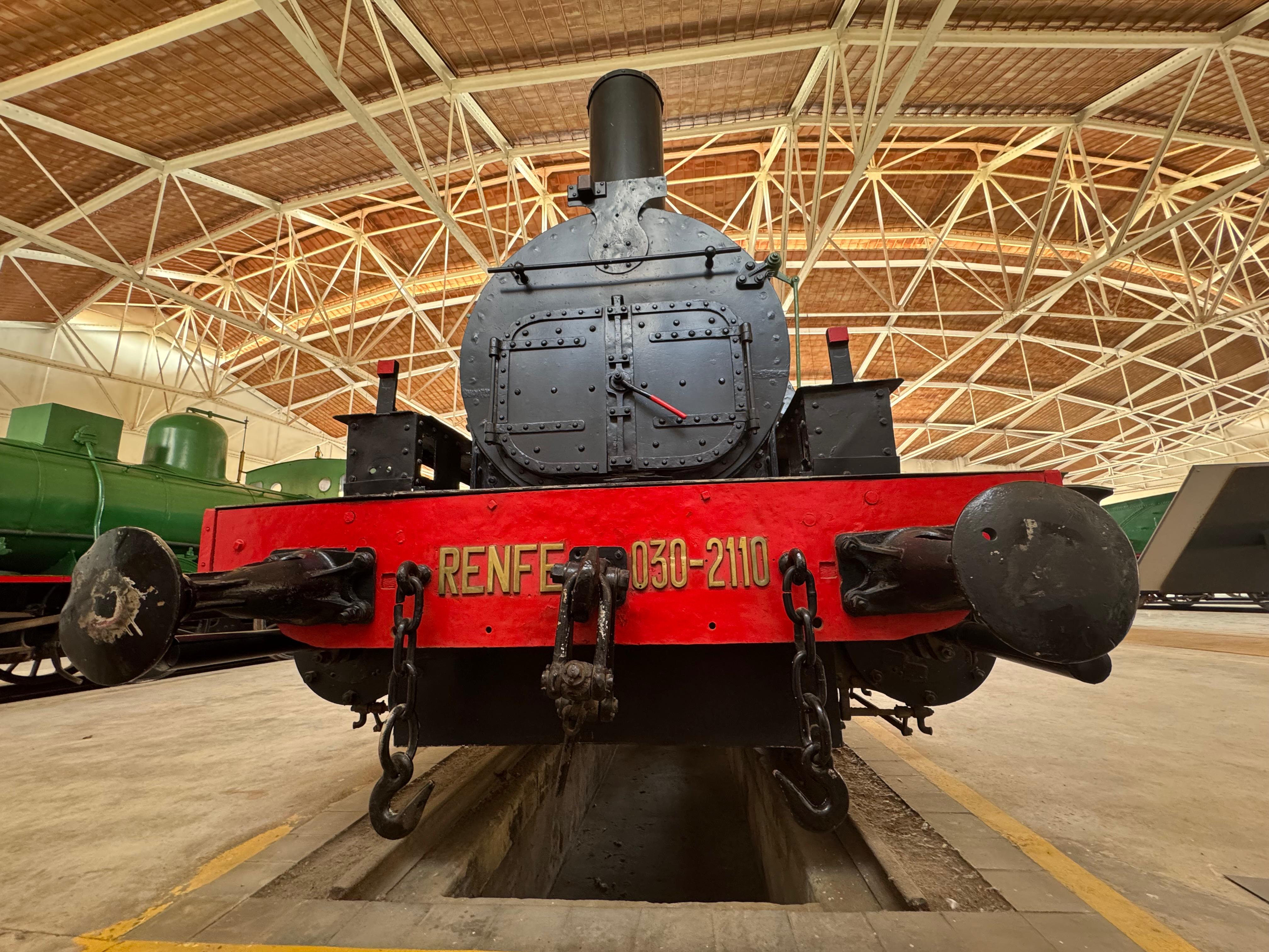 LOCOMOTORA DE VAPOR 030-2110. Norte 1653. Perruca
